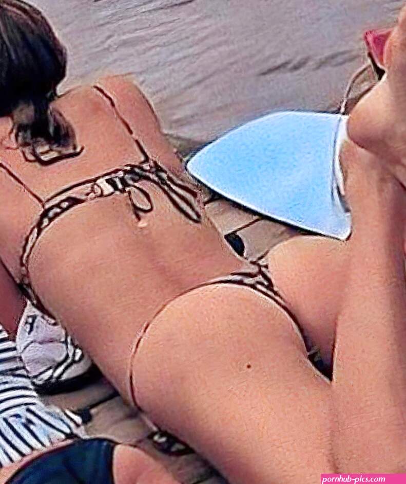 Madelyn Cline Nude Photos Videos