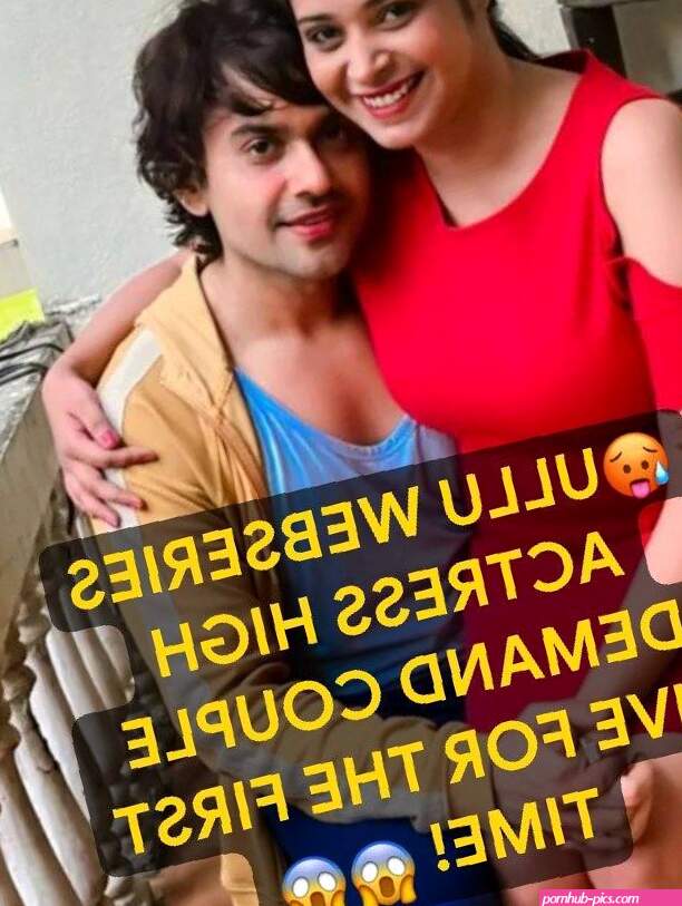 Ritu Rai New Couple Live Squeezing Tits!! Dont Miss -