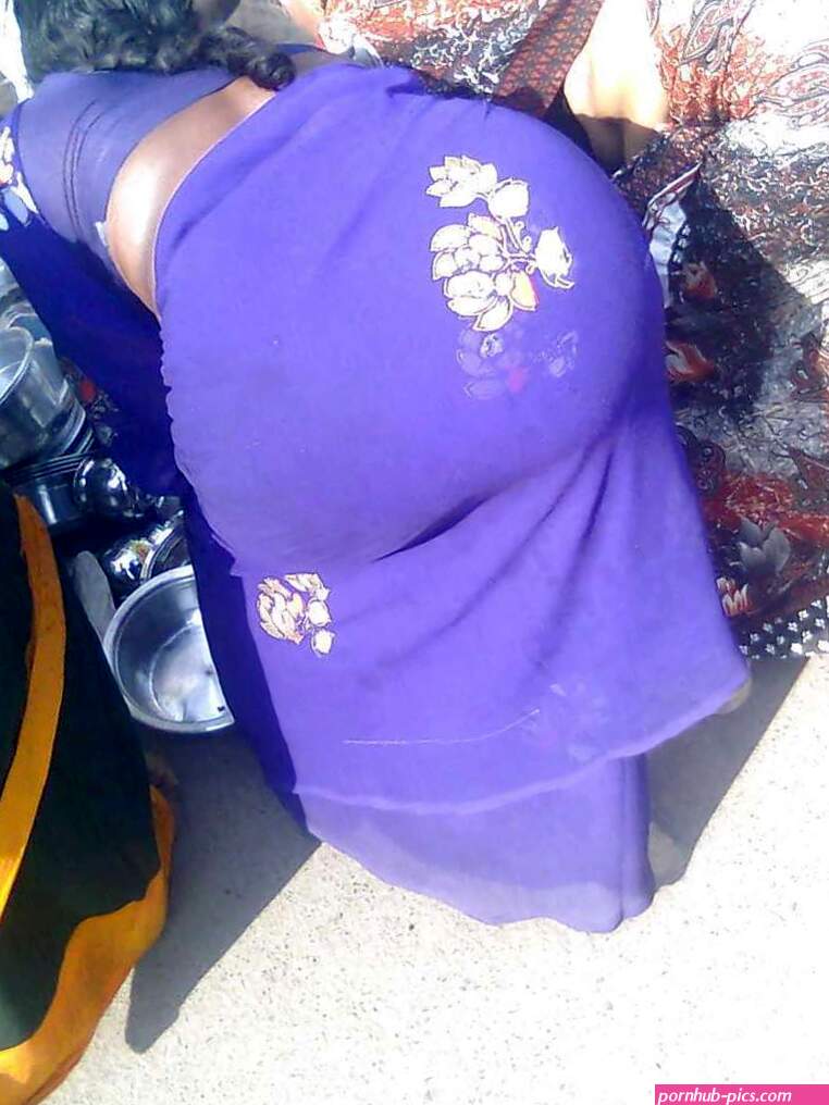 Indian Aunty Arch Over Donk in Saree