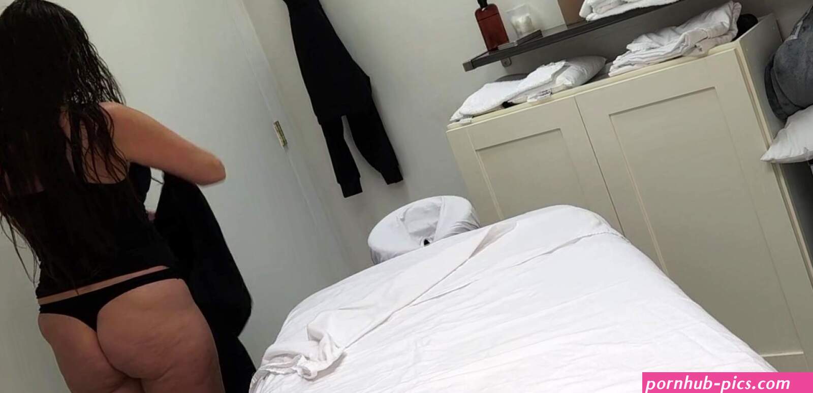 Emma flirty white Milf with big tits and thicc ass was looking for the special massage. I hope she liked Asian Cock.