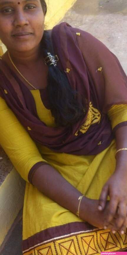 meeenu X: This tamil aunty nude available