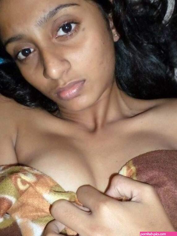 Hot Tamil College Girl XXX Bathroom Nude Selfie