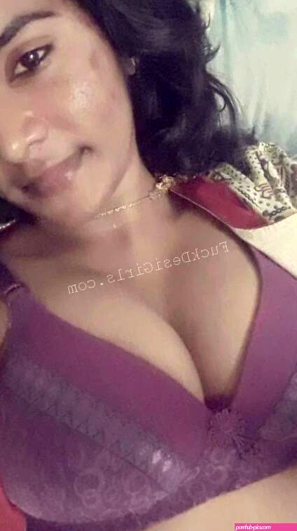 Beautiful Tamil Girl Big Boobs Nude Selfie Photos