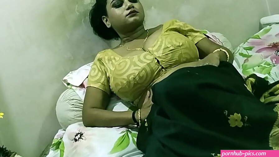 Indian collage boy secret sex with beautiful tamil bhabhi!! Best sex at saree going viral