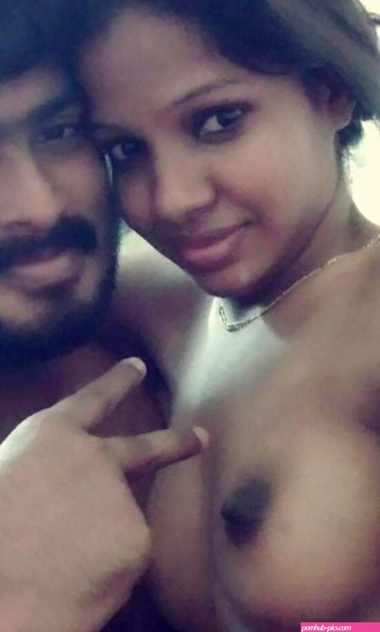 Tamil GF naked for first time with lover pics