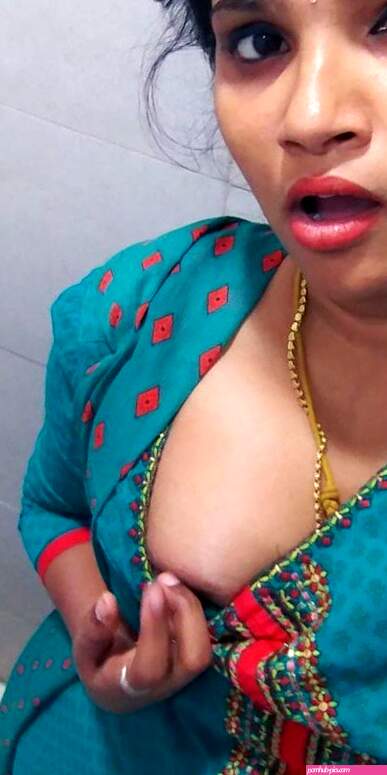 Pooja Tamil Ponnu 40K X: