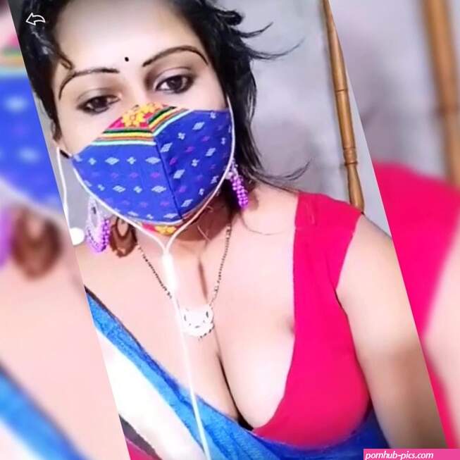 Beautiful Bhabhi on tango live