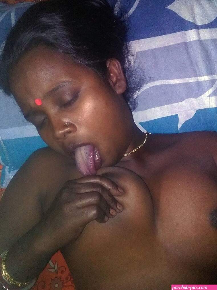 Village Bhabhi nude pics collection online