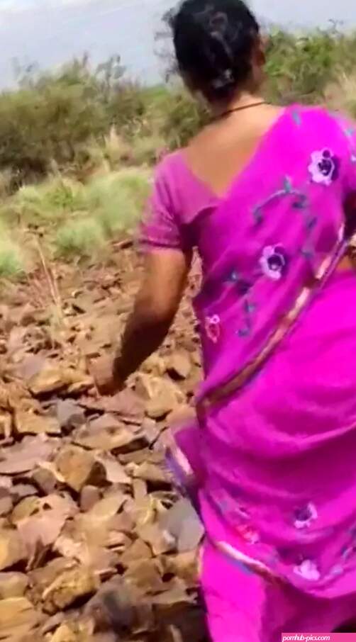 Desi aunty outdoor sex watch online