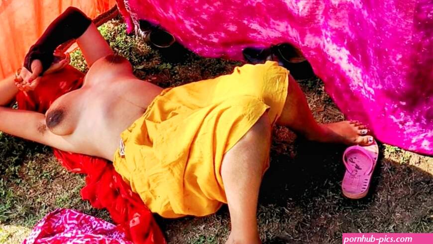 Desi Village Aunty Fucking Outdoor Porn Videos