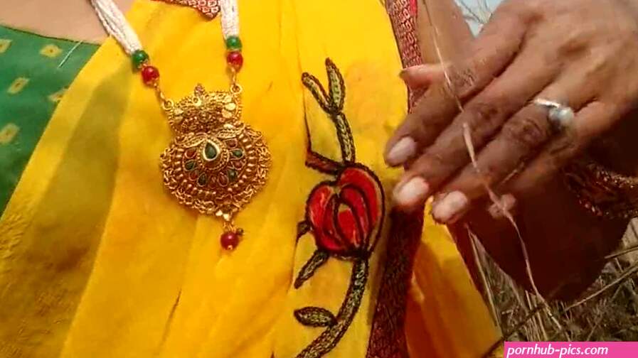 indian barely legal years older village outdoor sex in khet congenital large rump display in clear hindi voice