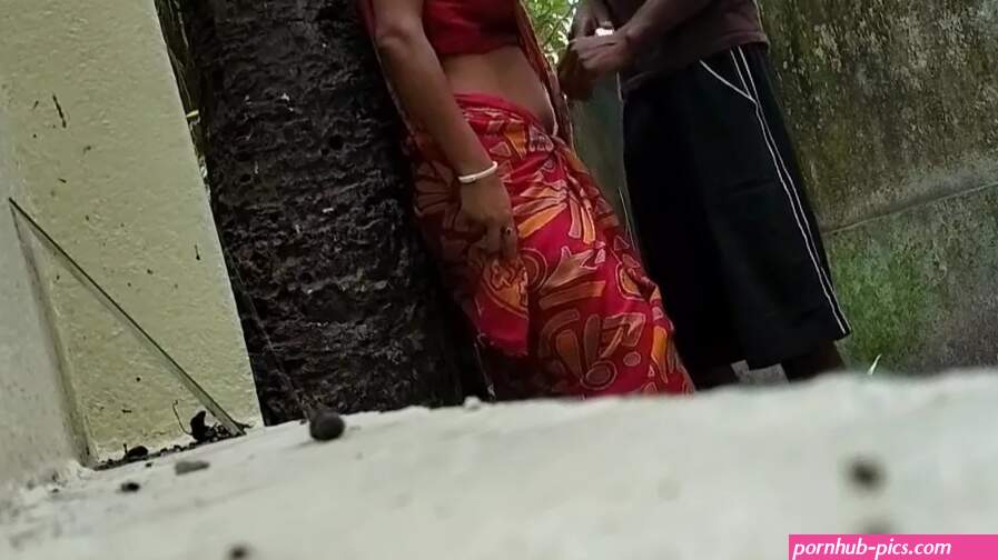 Beautiful Village wife Living Lonly Bhabi Sex In Outdoor Fuck