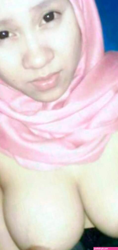 Jilbab telanjang