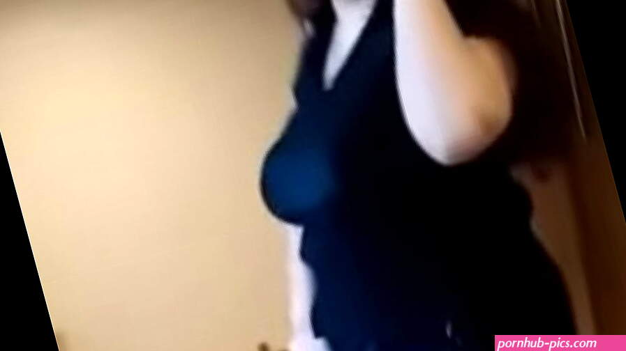 Paki Busty Milf Acctress Sitara Baig.FLV