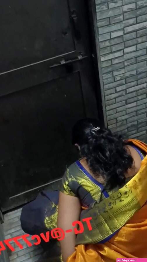Hit list: Silky bhabhi pissing