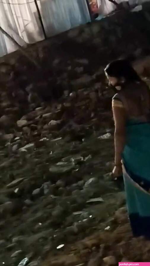 Hit list: Desi outdoor pissing