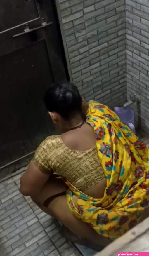 Desi bhabhi pee
