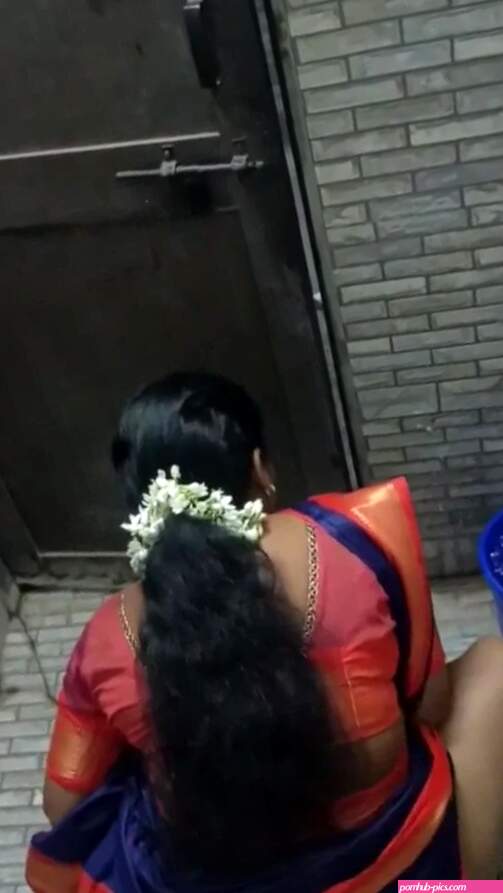 Hit list: Saree Aunty Toilet Spy piss