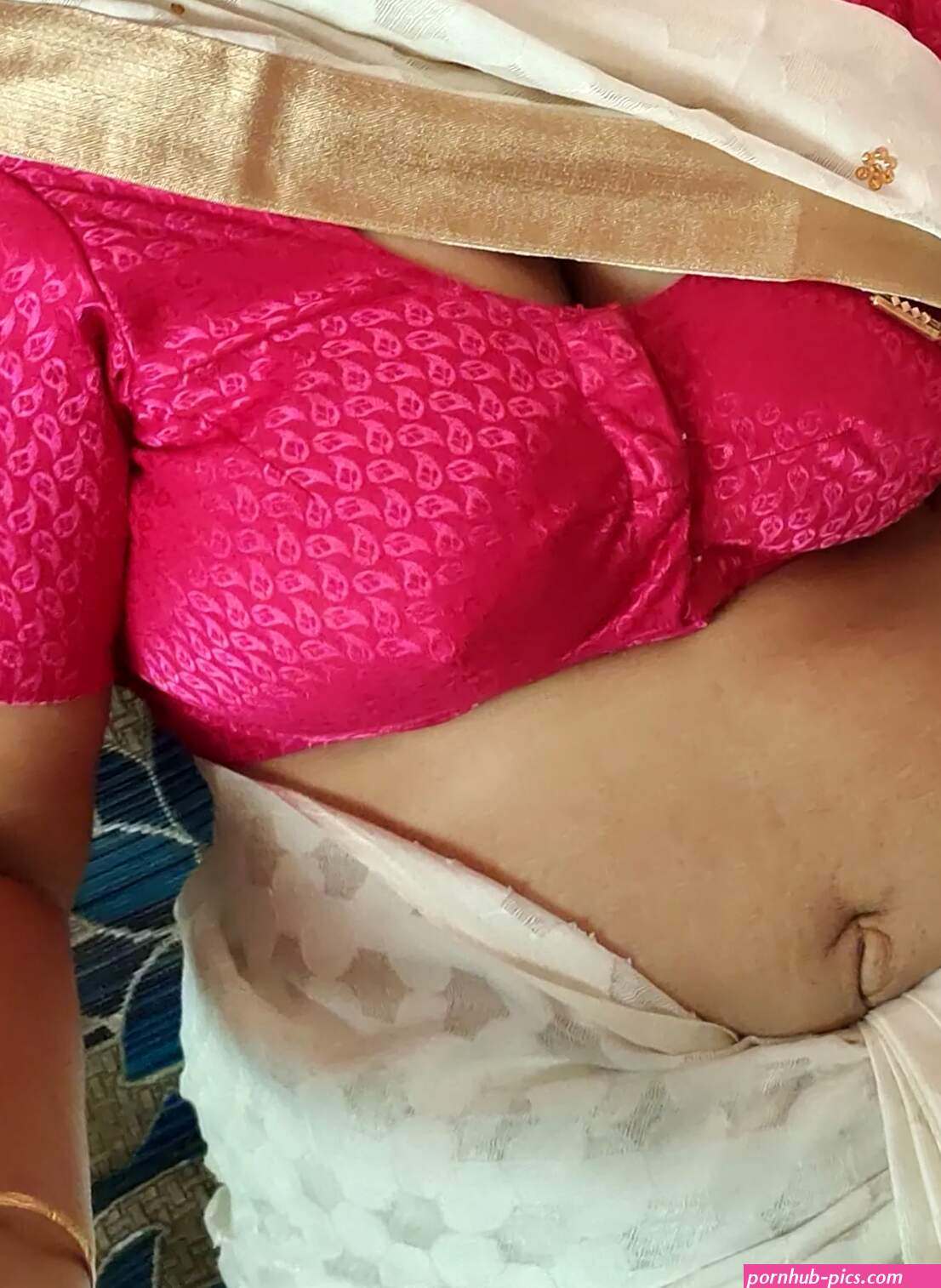 Desi bhabhi visaakaa saree blouse sex pics: 15 Nude Pics