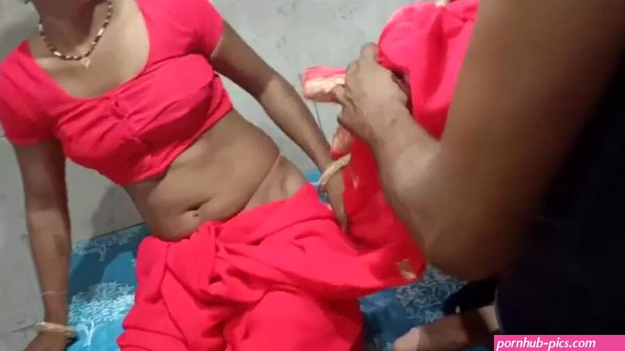 Indian bhabhi in saree fucked and creampied by devar watch online