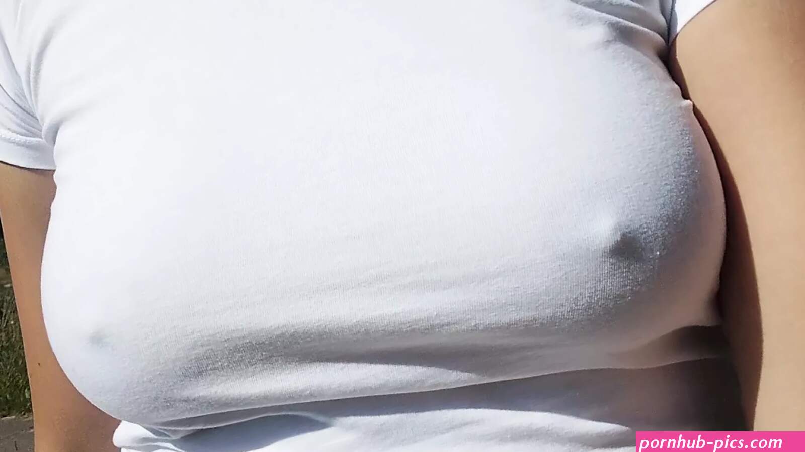 White Shirt No Bra Porn Videos