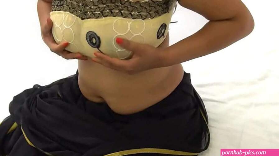 XXX desi indian village bhabhi pussy fuck in peticot with clear hindi audio