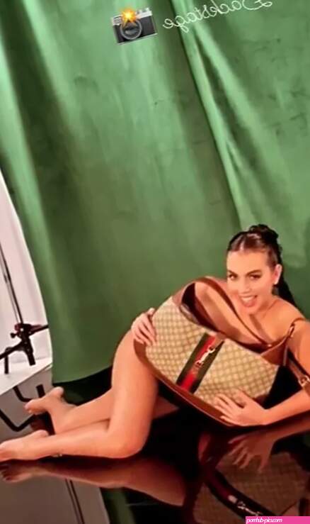 Cristiano Ronaldos naked girlfriend Georgina Rodriguez shares photo shoot footage