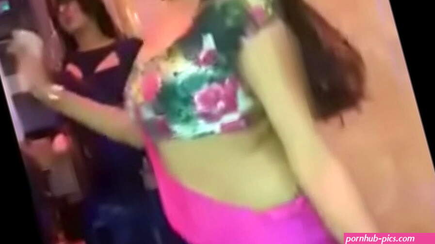 mumbai hot sexy bar girl dance with bifmg boobs