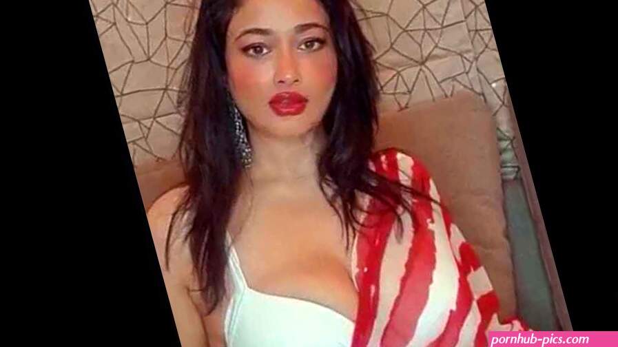 Kiran Rathod Slipping And Teasing Hot Sexy Video