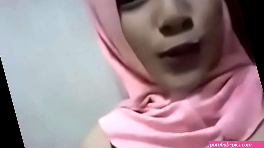 MALAY HIJAB GIRL HORNY BREAST 1