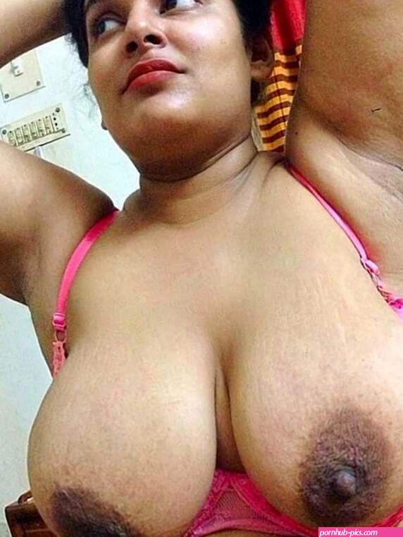 Desi big boobs muslim milf nude photos