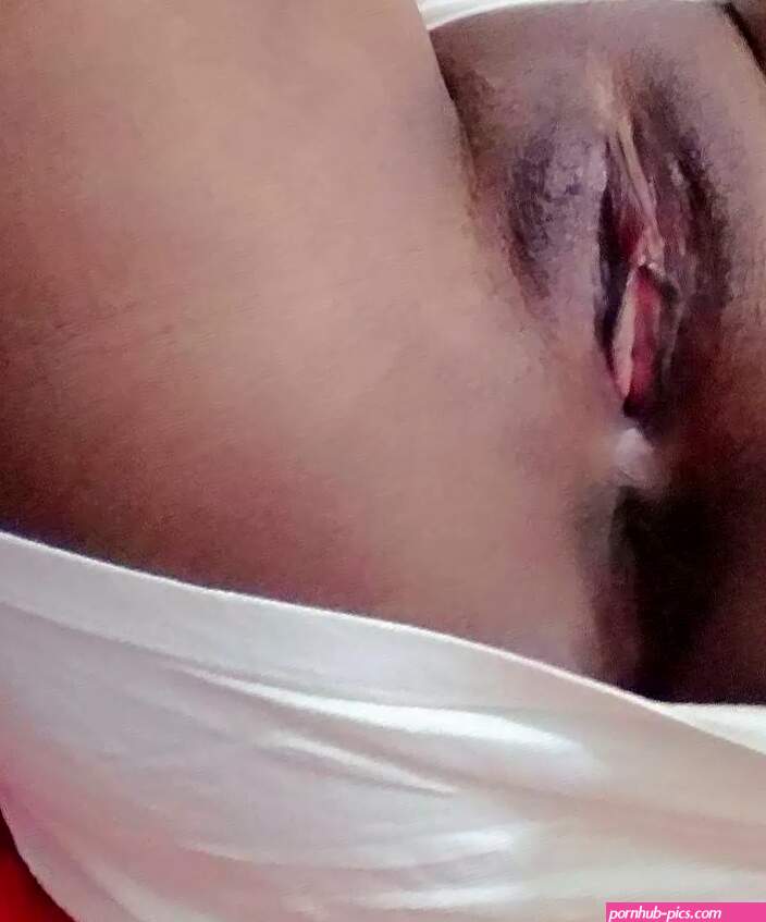 Fucking Mama Kufua Nguo After Her Shift Cum in Milf Pussy Video