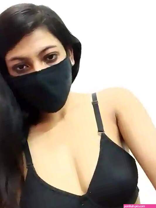 78 Recordings of Noorkhatoon from Stripchat