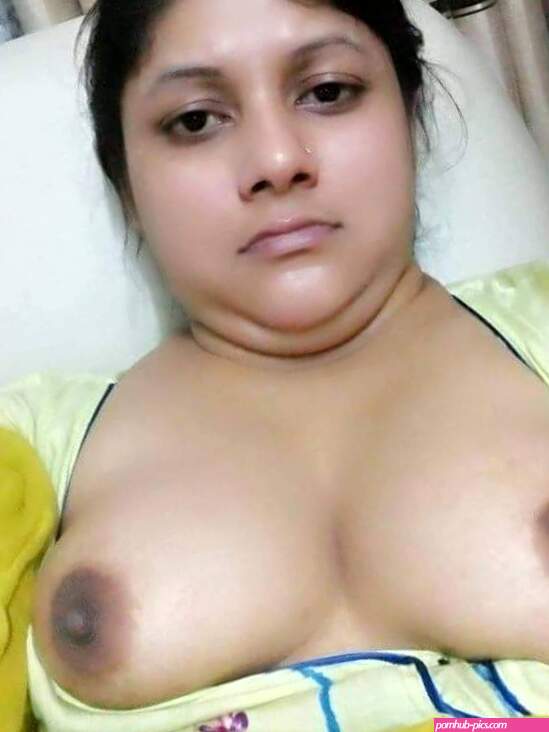 Bangali Horny Aunty Nude Tits Leaked Photos