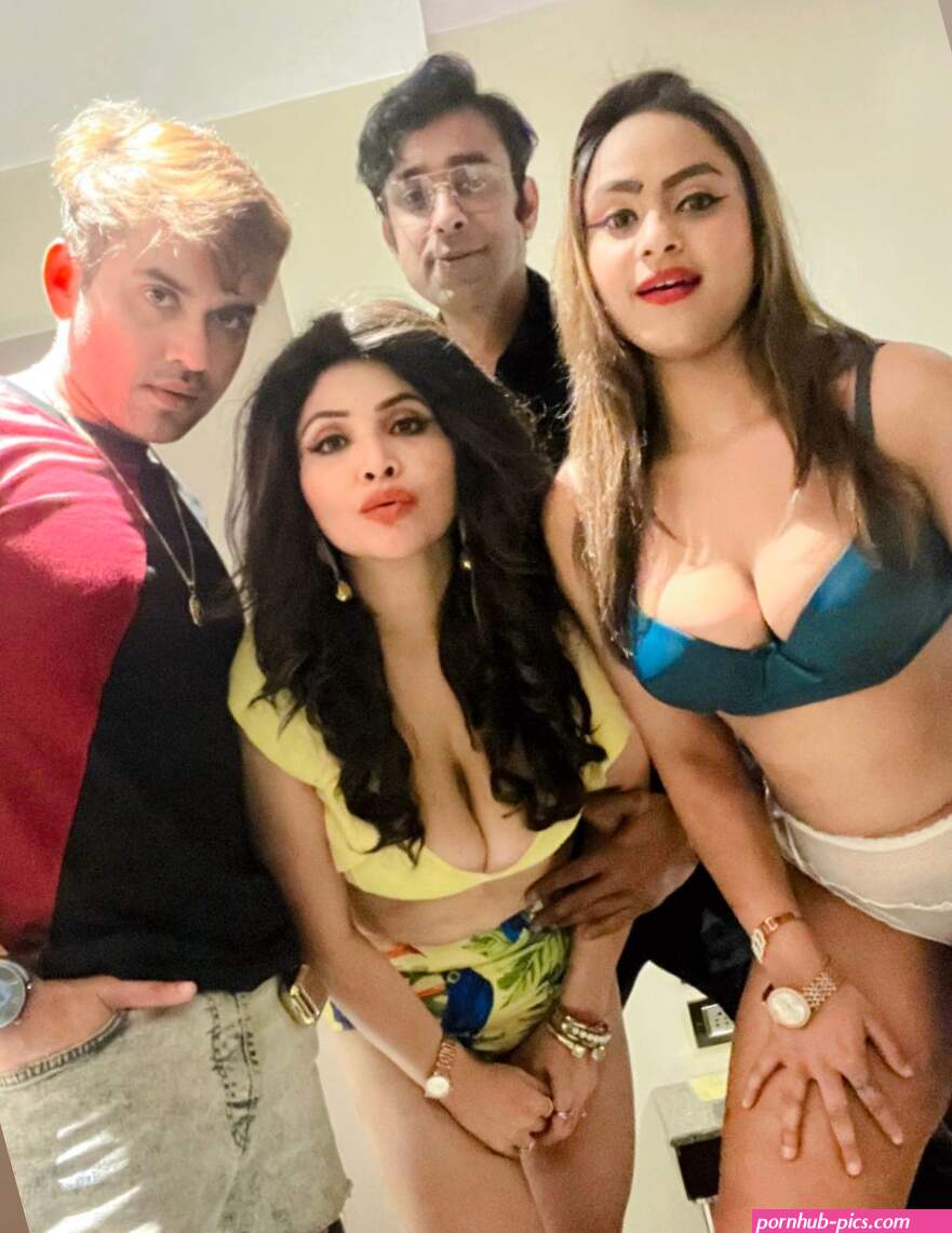 Rajsi And Pihu Latest Foursome Video Xvideos Com
