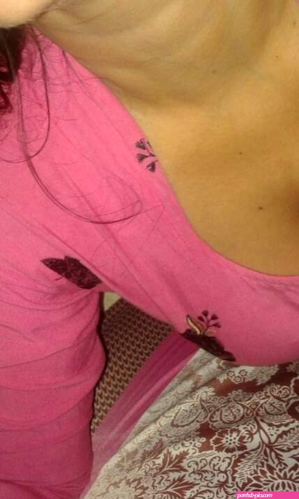 Hot Gujarati aunty revealing big milky boobs for young lover- Pics