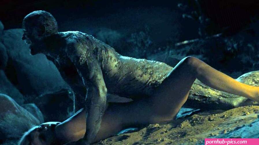 Amber Heard Nude And Dirty Sex Actions in The Stand