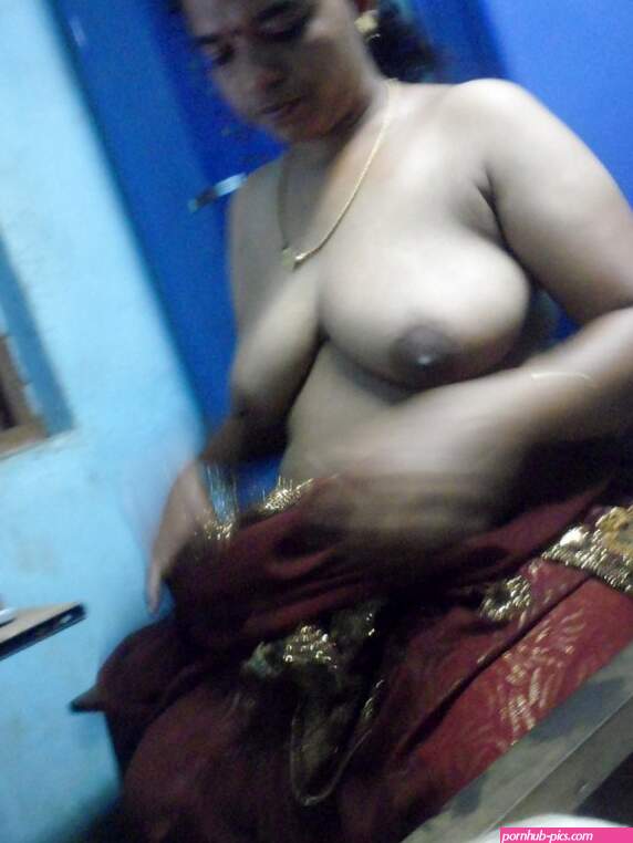 Tamil aunty Photo album by Attapuku