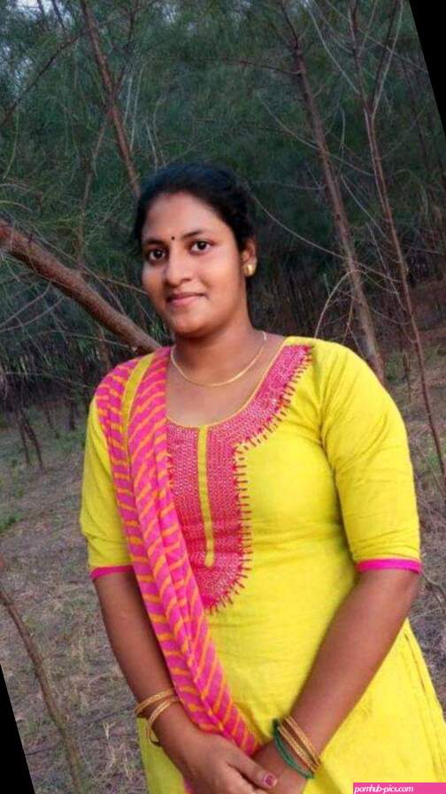 Tamil housewife pink pussy and nude photos