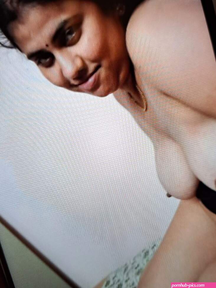 Tamil wife big boobs and big ass exposed