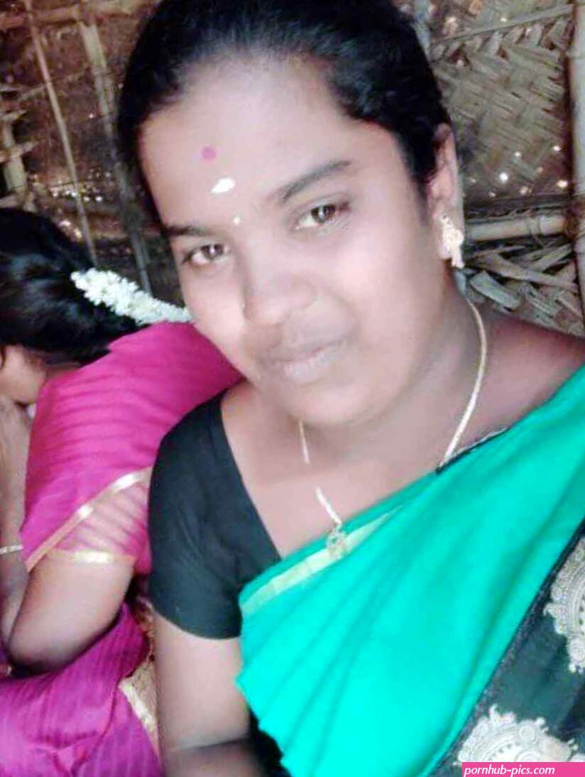 Tamil Village Mature Wife Natural Tits Selfie