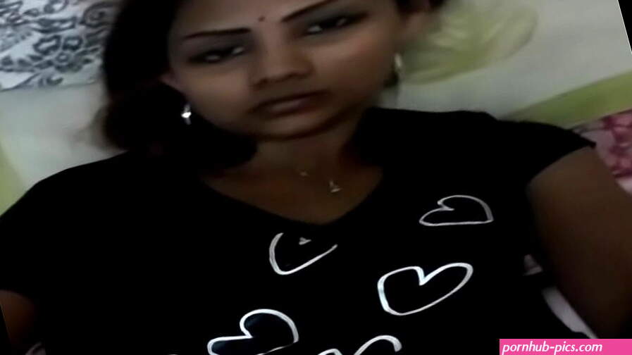 Tamil girl fingering pussy