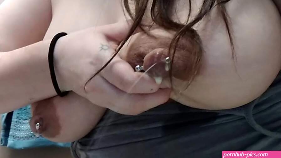 Thick mommy has enough milk to go around