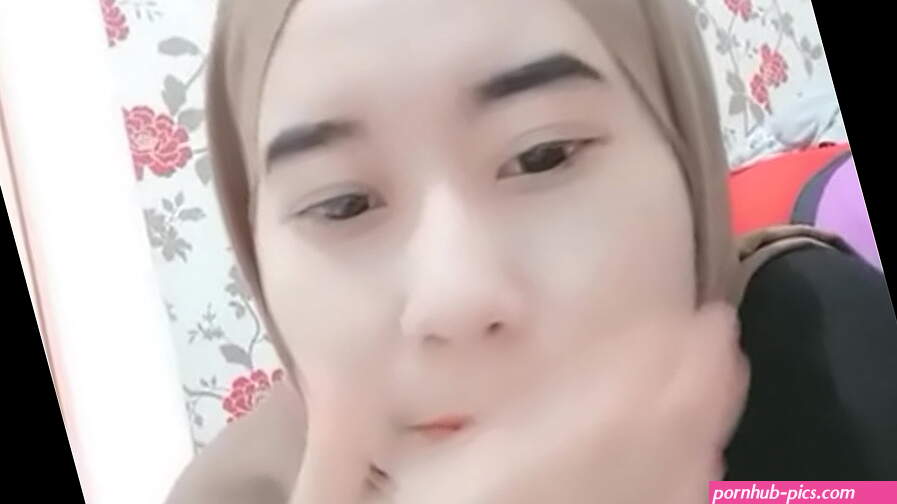 Jilbab bugil