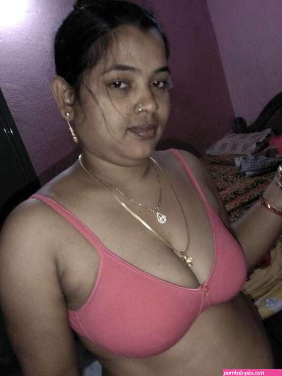 Village big boobs aunty ki nude boobs aur chut ki 40 xxx selfies