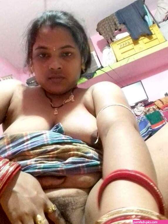 Village big boobs aunty ki nude boobs aur chut ki 40 xxx selfies