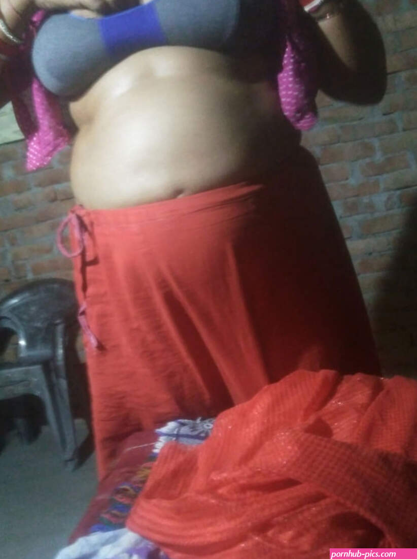 Desi village aunty Punam ki big boobs ki pics