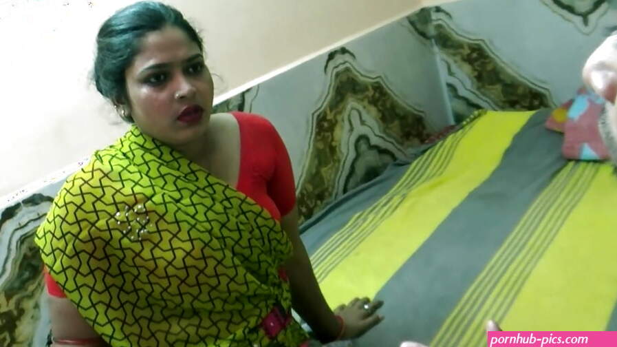 Bengali Boudi Sex with clear Bangla audio! Cheating sex with Boss wife!