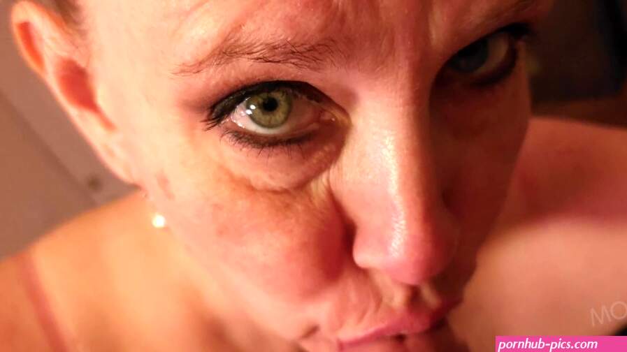A Sexy Mature MILF Porn Creator Deceives Her Husband and Gets a Dripping Creampie From her Neighbor