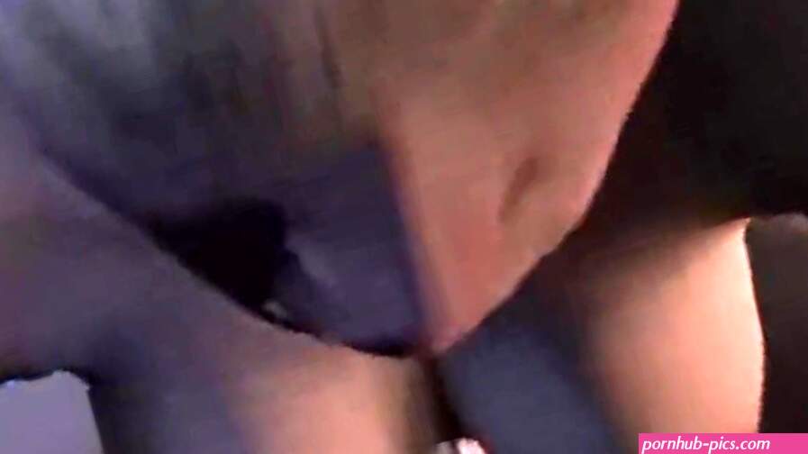 Mortal Kombat Cassie Cage fucked and creampie in the gym locker room